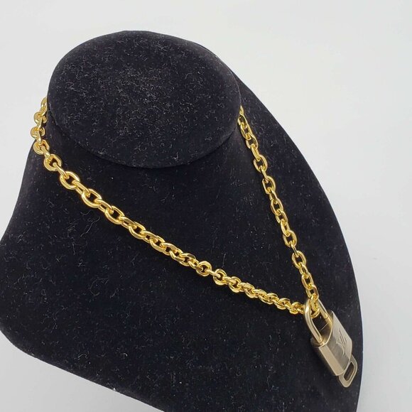 100% Auth Louis Vuitton Lock & Key with Unbranded Gold Plated Chain Necklace - Picture 6 of 6